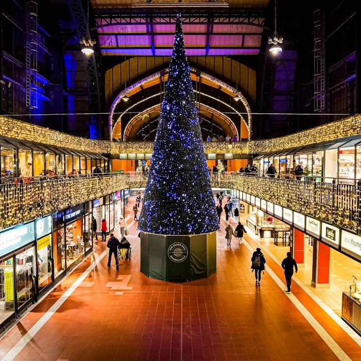 Family-friendly shopping and daily life in Italy